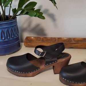 Lotta from Stockholm clogs. Black with dark brown